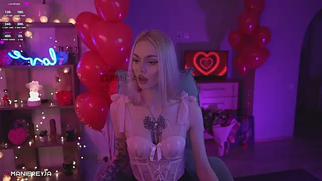 Snapshot of ManiFreyja chatting on February 14, 7:54 pm ManiFreyja online show from February 14, 7:54 pm