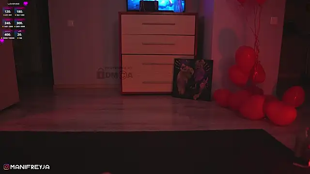 Snapshot of ManiFreyja chatting on March 4, 2:49 am ManiFreyja online show from March 4, 2:49 am