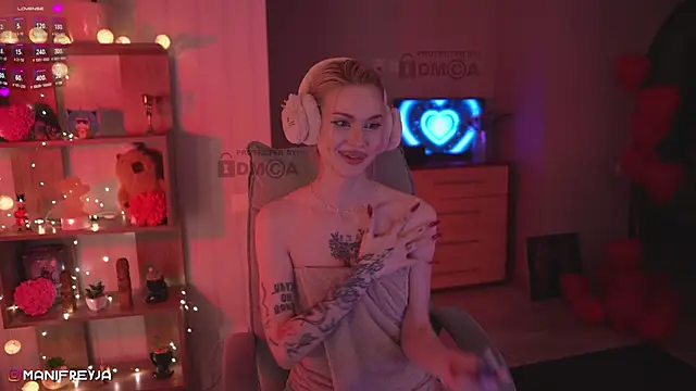 Snapshot of ManiFreyja chatting on March 4, 10:38 pm ManiFreyja online show from March 4, 10:38 pm