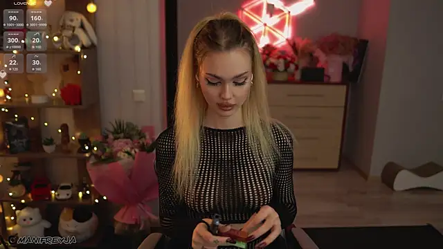 Snapshot of ManiFreyja chatting on September 11, 8:09 pm ManiFreyja online show from September 11, 8:09 pm