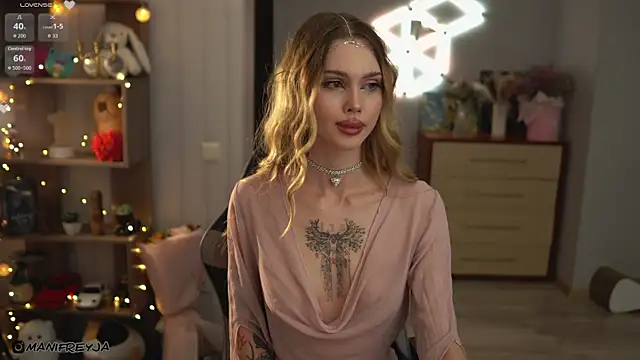 Snapshot of ManiFreyja chatting on October 7, 5:32 pm ManiFreyja online show from October 7, 5:32 pm