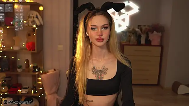 Snapshot of ManiFreyja chatting on October 9, 9:13 pm ManiFreyja online show from October 9, 9:13 pm