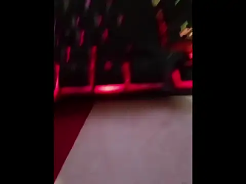 Snapshot of enzis3 chatting on March 1, 3:47 pm enzis3 online show from March 1, 3:47 pm