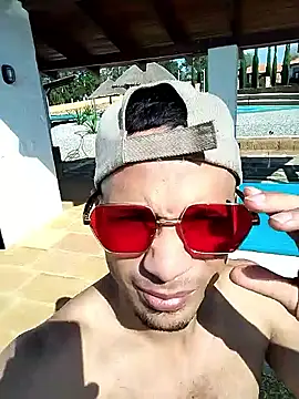 SonicJ25 online show from March 1, 1:46 pm