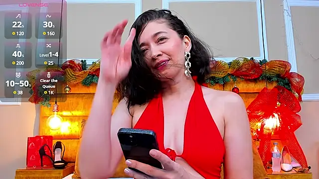 Snapshot of adarussell chatting on December 24, 1:06 pm adarussell online show from December 24, 1:06 pm