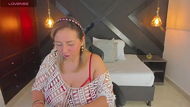 Snapshot of andre_soto_ chatting on November 29, 2:25 am andre soto online show from November 29, 2:25 am