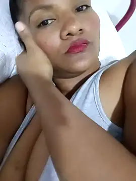 Snapshot of alejandraboobs07 chatting on December 15, 4:29 am alejandraboobs07 online show from December 15, 4:29 am