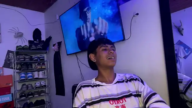  Billowy  online show from December 15, 8:02 pm