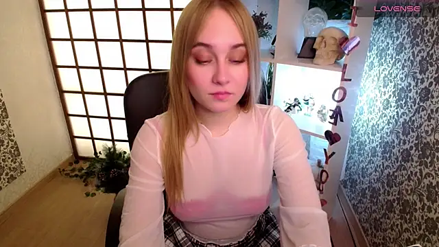 LianaBright online show from December 25, 2:25 am