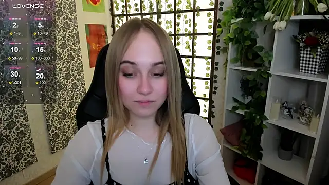 LianaBright online show from March 10, 5:22 am