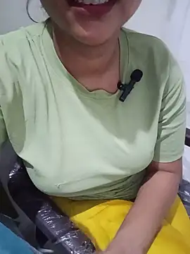 Snapshot of EeshaBhabi chatting on July 15, 1:49 pm EeshaBhabi online show from July 15, 1:49 pm