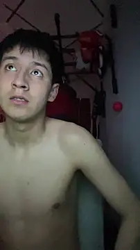 Snapshot of Stiven_017 chatting on February 8, 12:58 am Stiven 017 online show from February 8, 12:58 am