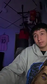 Snapshot of Stiven_017 chatting on February 19, 12:28 am Stiven 017 online show from February 19, 12:28 am