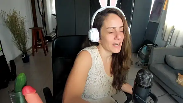 jessiburningheels online show from March 3, 1:31 pm