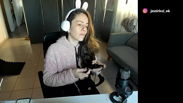 jessiburningheels online show from March 12, 11:09 am