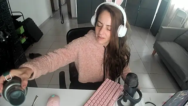 jessiburningheels online show from March 16, 1:49 pm