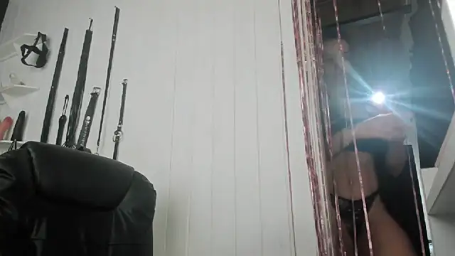 jessiburningheels online show from November 11, 10:26 am