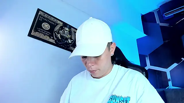 AbbySmiitth  online show from November 10, 8:52 pm