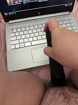 yourcutesarah online show from November 4, 4:39 pm