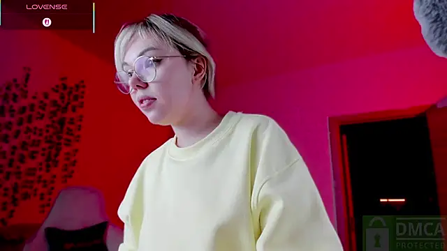 whoa-hoa-hoa-hoa-hoa online show from October 23, 6:06 pm