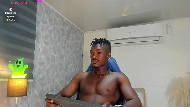 KENDER21  online show from December 17, 8:37 pm