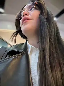 meow girl online show from February 8, 1:11 pm