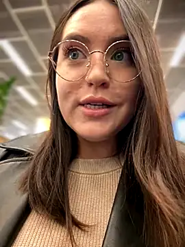 meow girl online show from November 18, 8:08 am