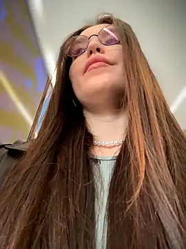 Snapshot of meow_girl chatting on April 12, 1:38 pm meow girl online show from April 12, 1:38 pm