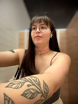 Snapshot of meow_girl chatting on July 10, 1:58 pm meow girl online show from July 10, 1:58 pm