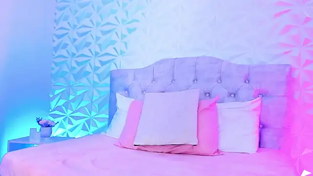 Snapshot of Miss_Ivy4 chatting on March 21, 9:01 pm Miss Ivy4 online show from March 21, 9:01 pm