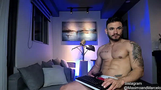 Snapshot of Maximo_Marcelo chatting on March 5, 2:03 am Maximo Marcelo online show from March 5, 2:03 am
