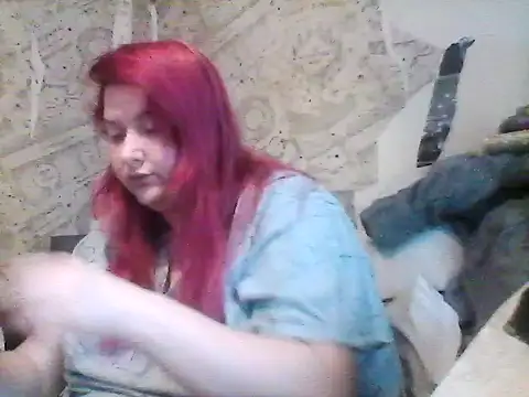 Snapshot of BBW_GoddessK chatting on December 18, 2:17 pm BBW GoddessK online show from December 18, 2:17 pm