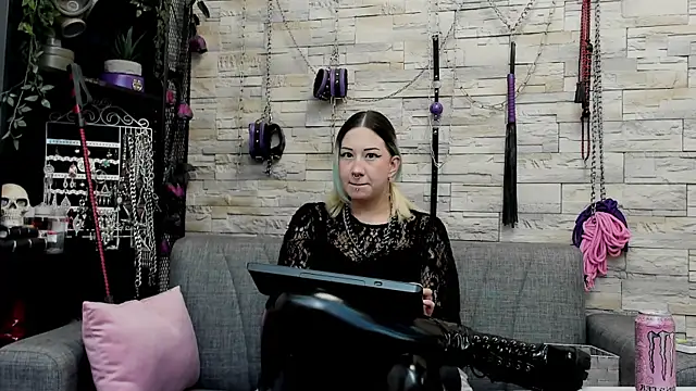 CruelMistress online show from April 9, 12:43 am