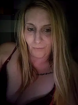 Snapshot of Northern_Tease chatting on April 3, 9:46 pm Northern Tease online show from April 3, 9:46 pm