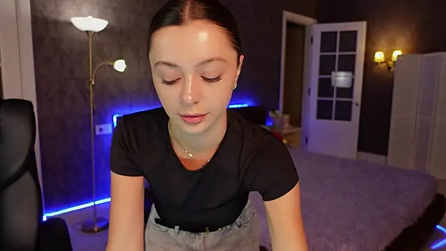 DinaCandy online show from October 1, 9:59 am