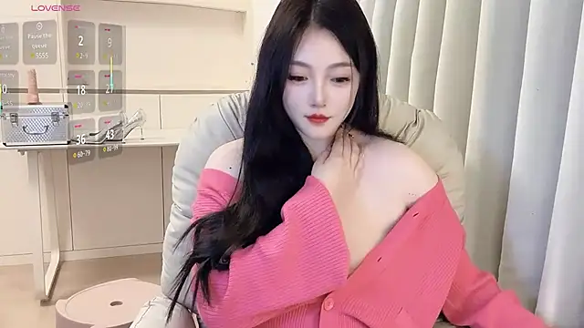 Snapshot of Kulomiyee_koi chatting on February 22, 1:13 pm Kulomiyee koi online show from February 22, 1:13 pm