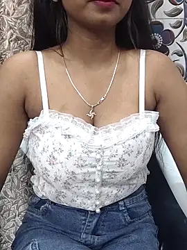 Snapshot of Ishaani_0 chatting on February 24, 7:52 pm Ishaani 0 online show from February 24, 7:52 pm