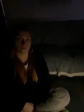 Snapshot of Stoner_BarbieXX chatting on February 5, 10:58 pm Stoner BarbieXX online show from February 5, 10:58 pm