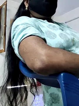Snapshot of Tamilrojanew chatting on June 13, 6:44 am Tamilrojanew online show from June 13, 6:44 am