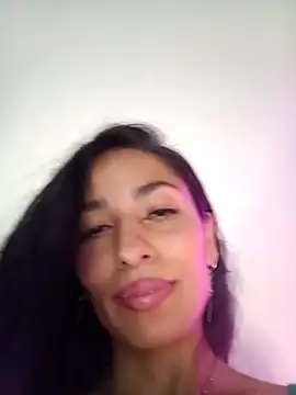 chloewildd  online show from March 13, 10:05 pm