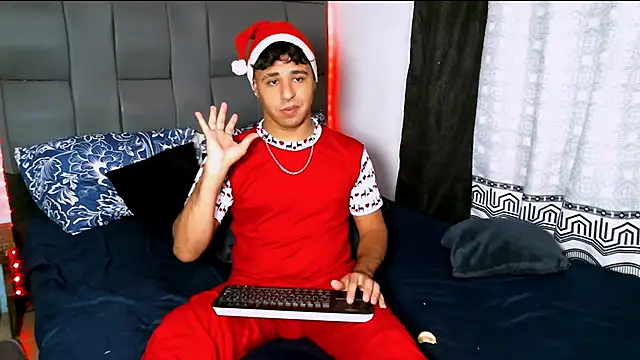 beautiful james online show from January 1, 11:07 pm