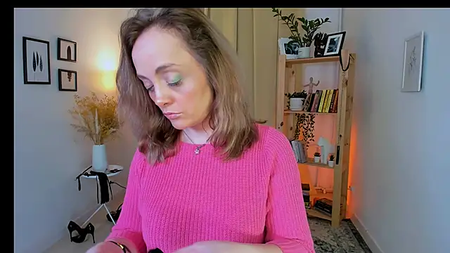 AdelaideRosabel online show from December 1, 9:59 pm