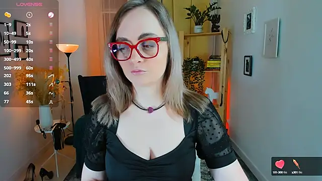 AdelaideRosabel online show from December 19, 10:21 pm