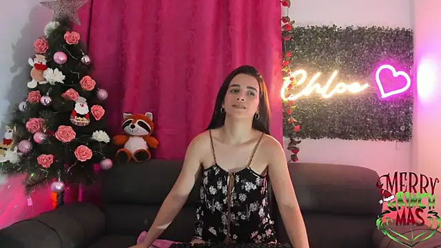 Snapshot of Chloesmithx_ chatting on December 19, 10:21 pm Chloesmithx online show from December 19, 10:21 pm