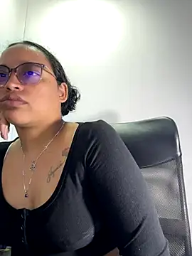 Snapshot of angela_angels_ chatting on October 9, 2:42 am angela angels online show from October 9, 2:42 am