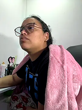 Snapshot of angela_angels_ chatting on October 15, 1:17 am angela angels online show from October 15, 1:17 am