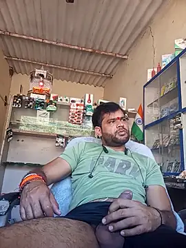 Snapshot of Priynkarani chatting on December 16, 4:39 am Priynkarani online show from December 16, 4:39 am