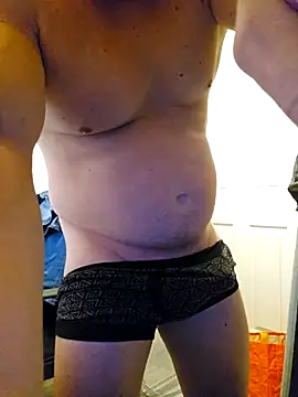 Snapshot of massivemax chatting on November 27, 10:28 am massivemax online show from November 27, 10:28 am