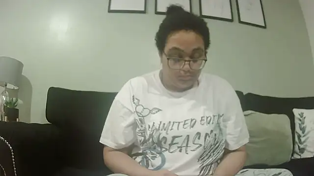 vanilla chocolate23 online show from January 8, 8:27 am