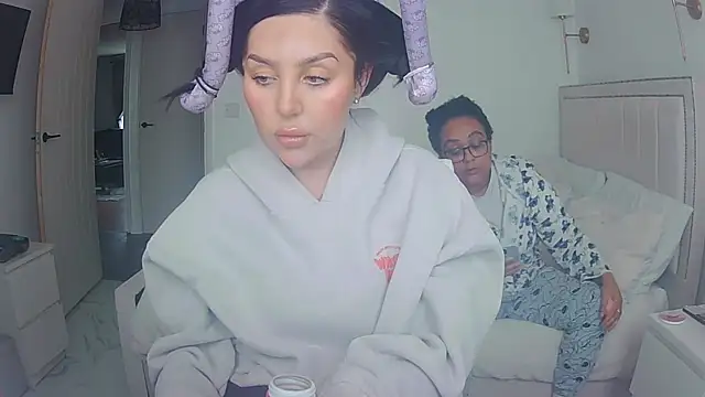 Snapshot of vanilla_chocolate23 chatting on March 4, 12:33 pm vanilla chocolate23 online show from March 4, 12:33 pm